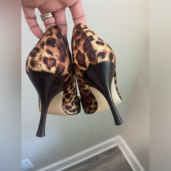 Guess Animal Print Pointed Toes 4” High Heels Women’s Size 9 - Picture 4 of 9